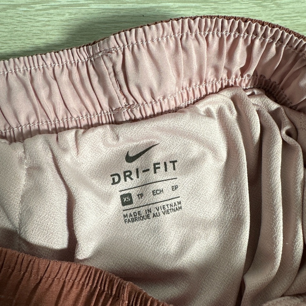 Nike Drifit Women’s Running Shorts size XS - Picture 3 of 3